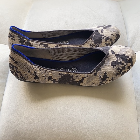 Rothy’s the Flat Ash Grey Cameo (retired) - Picture 2 of 5